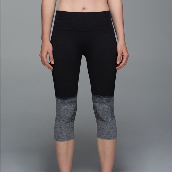 Lululemon Black and Gray Seamlessly Street Crop Sport Leggings - Picture 5 of 9